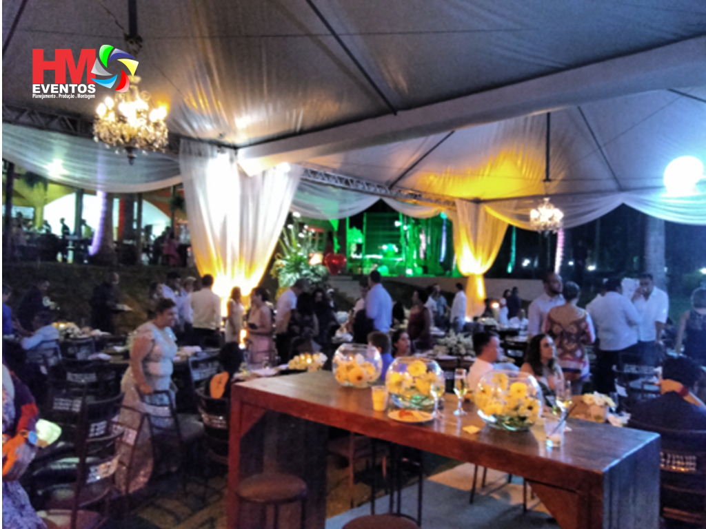 Casamento Hotel Fazenda Confins: tendas romana, acabamento em tecidos, boate, sonorização e iluminação cênica.