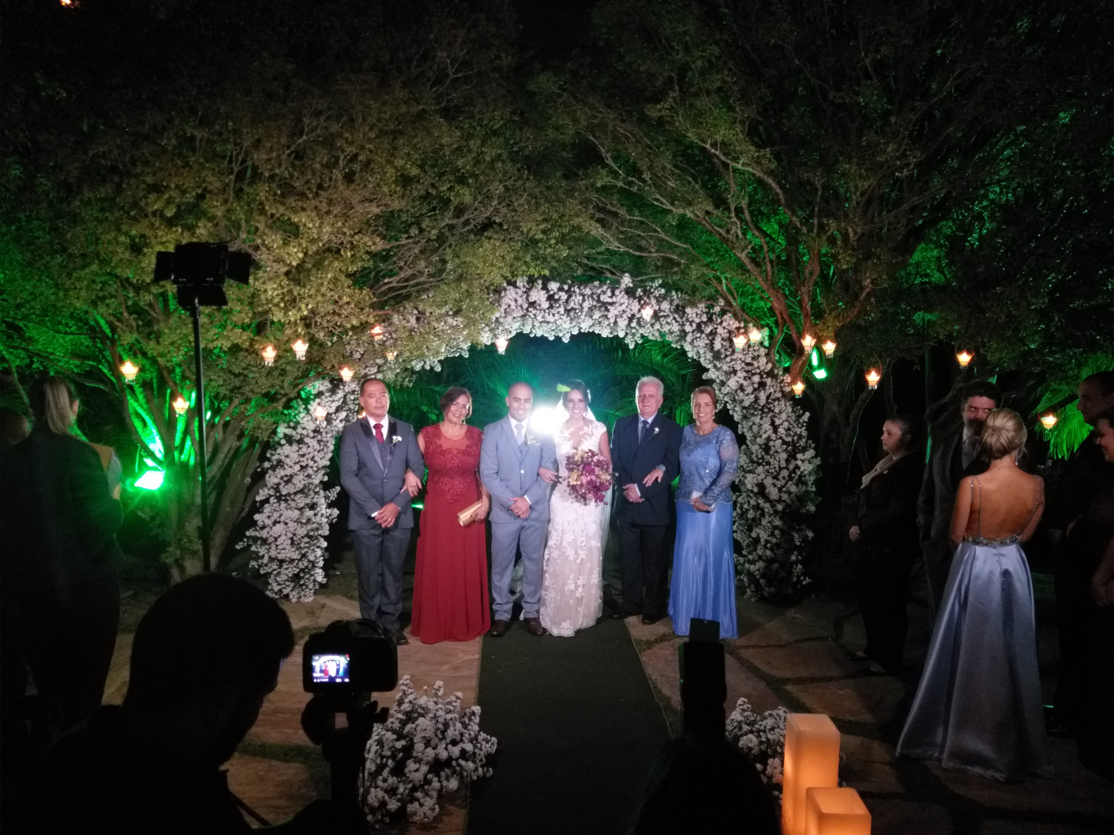 Casamento Espaço Província Jardim Canada: acabamento e tecidos, boate e iluminação cênica.