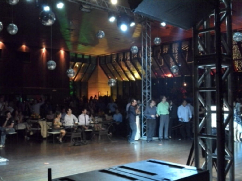 Evento vallourec brasil: palco, sonorização, iluminação, tendas, e geradores.